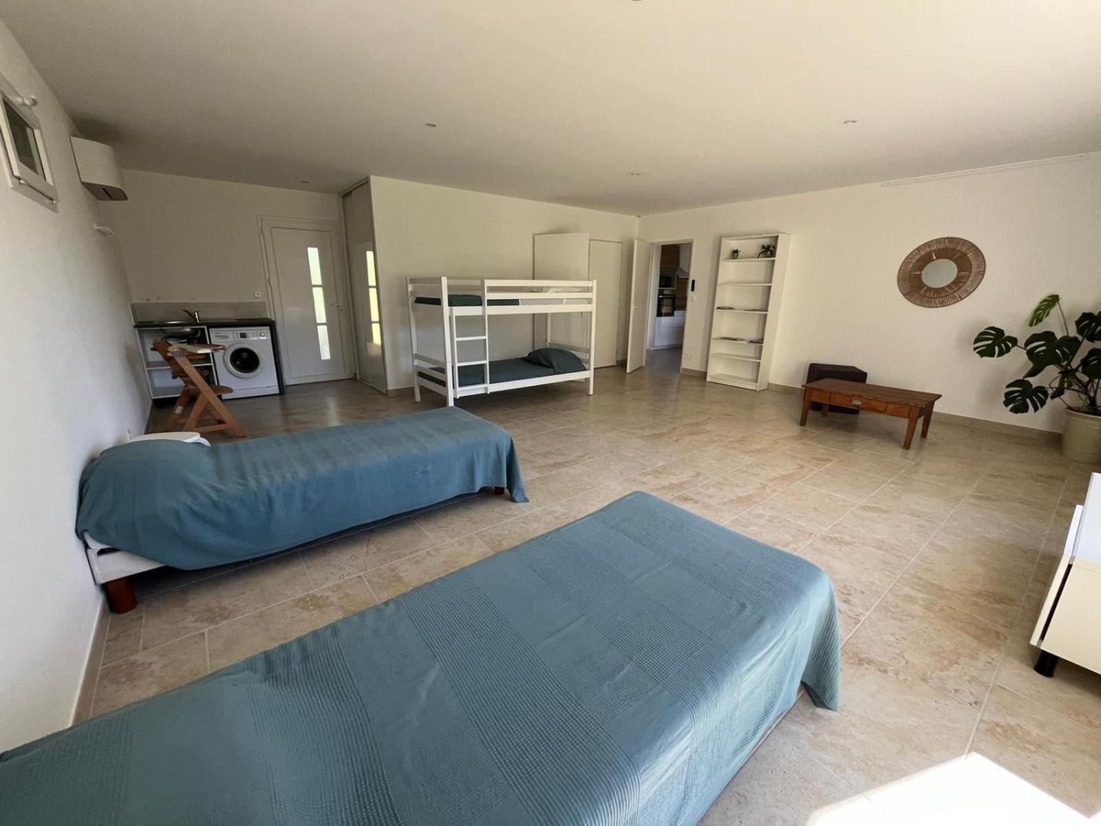 Au Fil De Soi Villa Saint-Julien-de-Peyrolas Bilik gambar